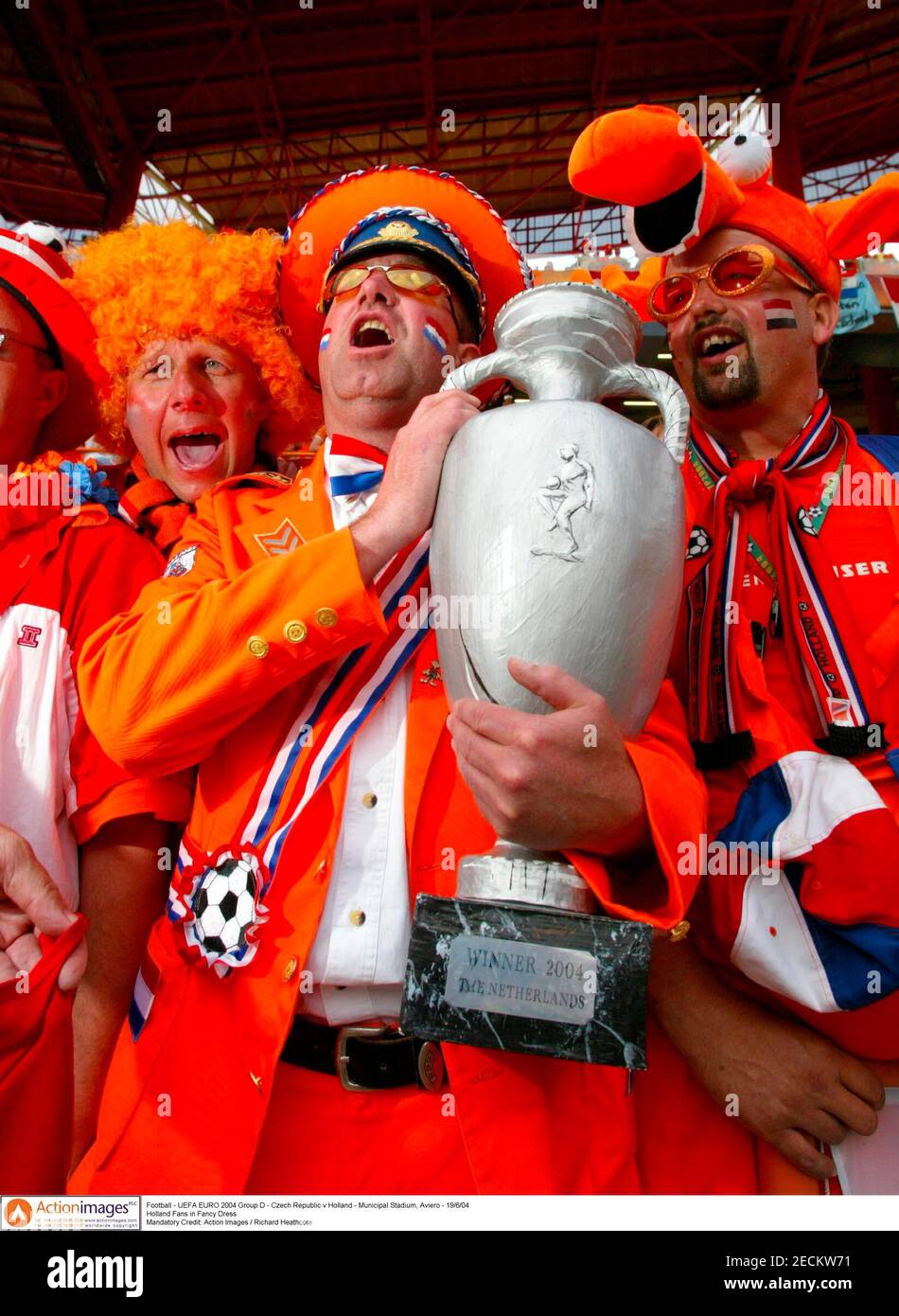 Football - UEFA EURO 2004 Group D 