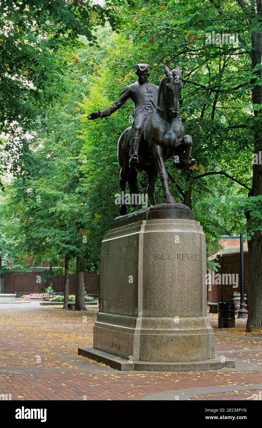 Paul revere statue hi-res stock photography and images - Alamy