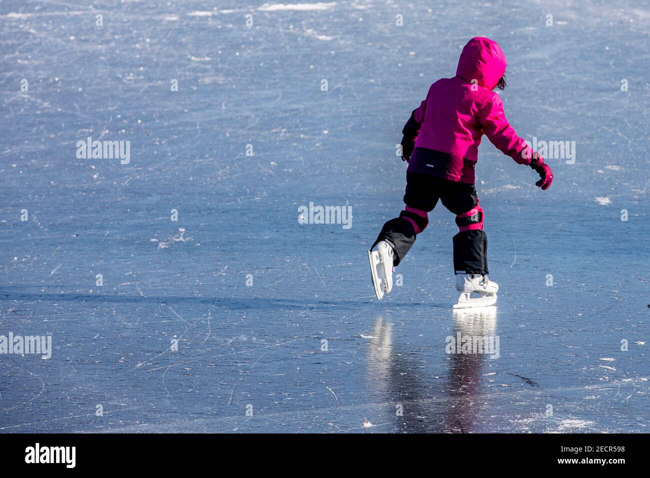 ijs; ijspret; schaats; schaatsen; nederland; nederlandse; traditie; winter; winterse; kou; koud; koude; dagen; corona; coronavirus; 2021; vrije; tijd; Stock Photo