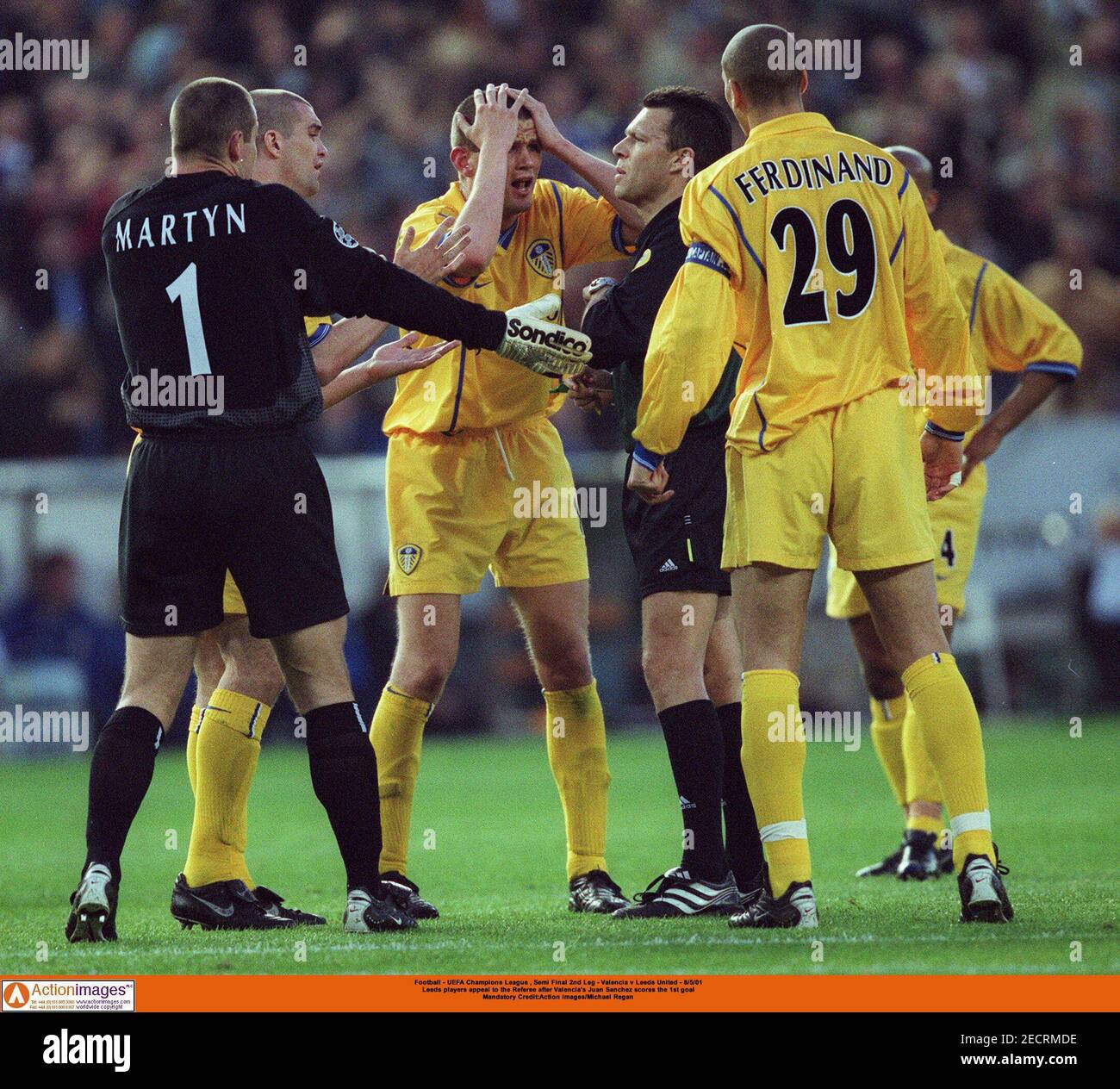 Football Uefa Champions League Semi Final 2nd Leg Valencia V Leeds United 8 5 01 Leeds Players Appeal To The Referee After Valencia S Juan Sanchez Scores The 1st Goal Mandatory Football Uefa Champions League Semi Final 2nd Leg Valencia V Leeds United 8 5 01 Leeds Players Appeal To The Referee After Valencia S Juan Sanchez Scores The 1st Goal Mandatory