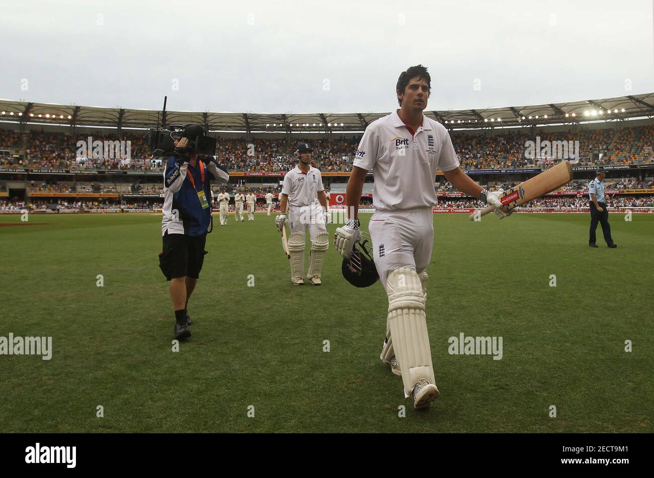 Cricket Australia V England Vodafone Ashes Test Series 10 11 First Test The Gabba Brisbane Australia 28 11 10 England S Alastair Cook Walks Off At Close Of Play On 132 Runs Not
