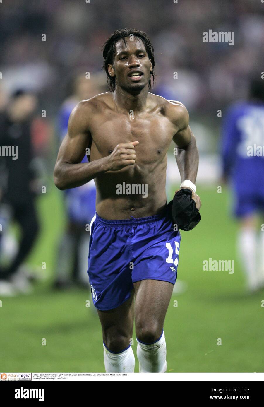Football - Bayern Munich v Chelsea - UEFA Champions League Quarter Final  Second Leg - Olympic Stadium - Munich - 04/05 , 12/4/05 Didier Drogba -  Chelsea celebrates after game Mandatory Credit: Action Images / Darren  Walsh Stock Photo - Alamy