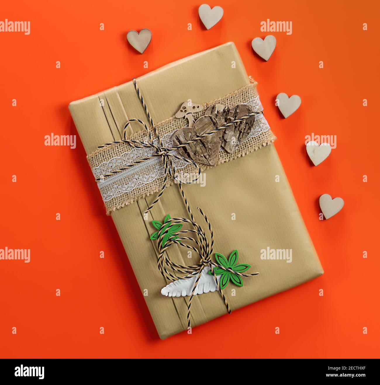 Eco friendly wrapping paper hi-res stock photography and images - Alamy