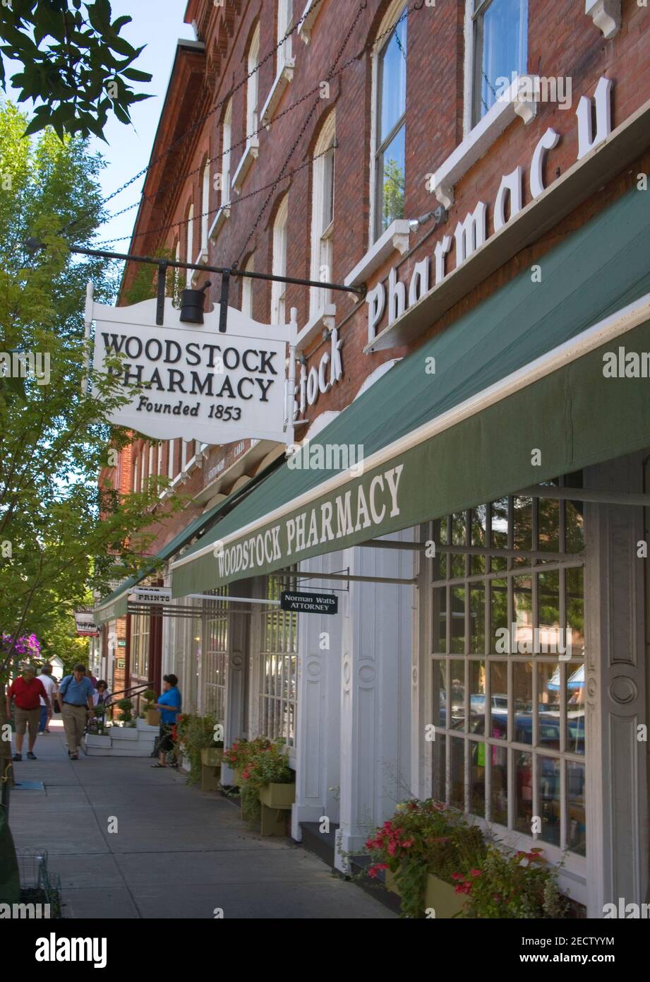 the pharmacy in woodstock vermont Stock Photo Alamy