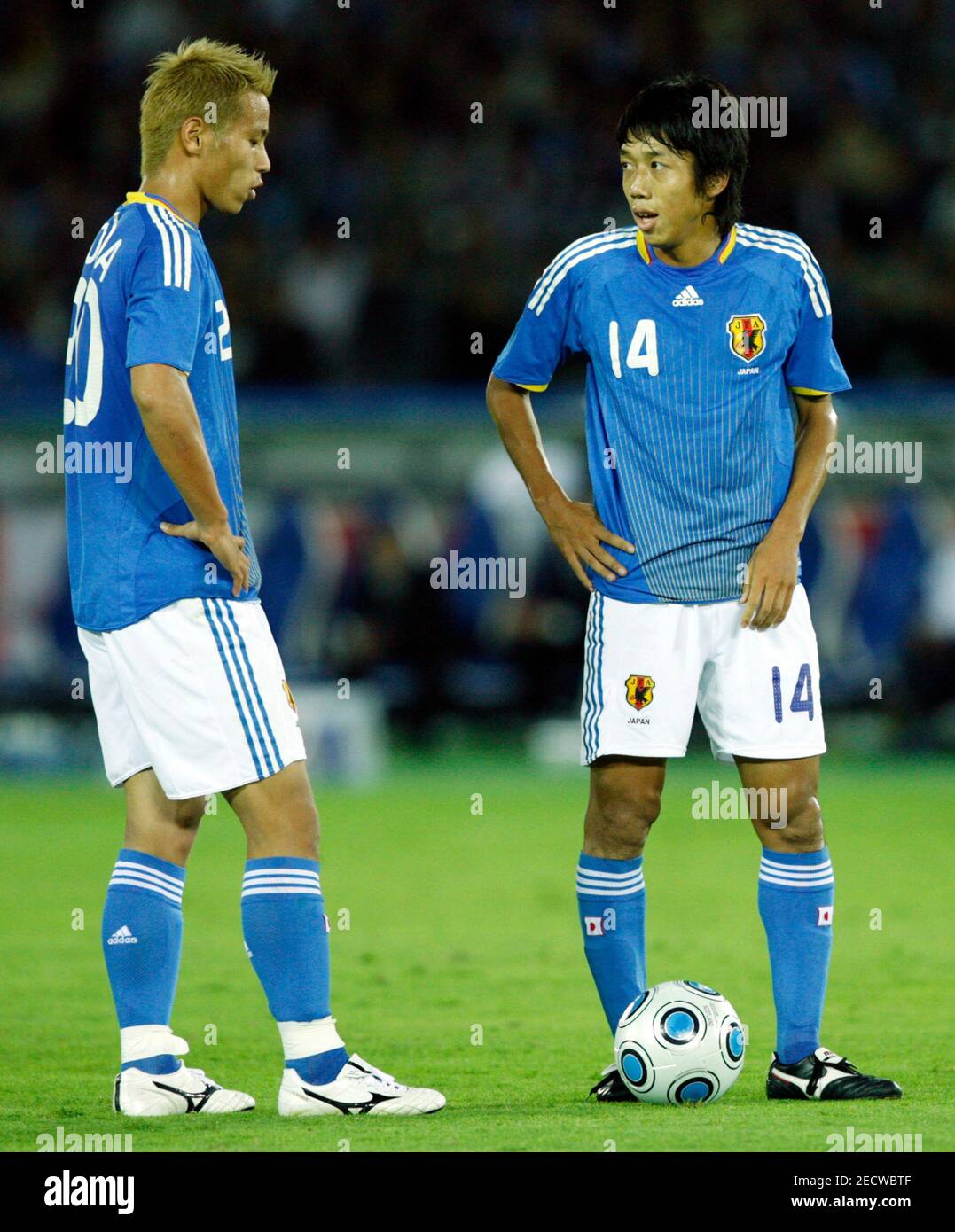 Football Japan V Scotland International Friendly Nissan Stadium Yokohama Japan 10 10 09 Keisuke Honda L Japan And Kengo Nakamura Mandatory Credit Action Images Kiyoshi Ota Stock Photo Alamy