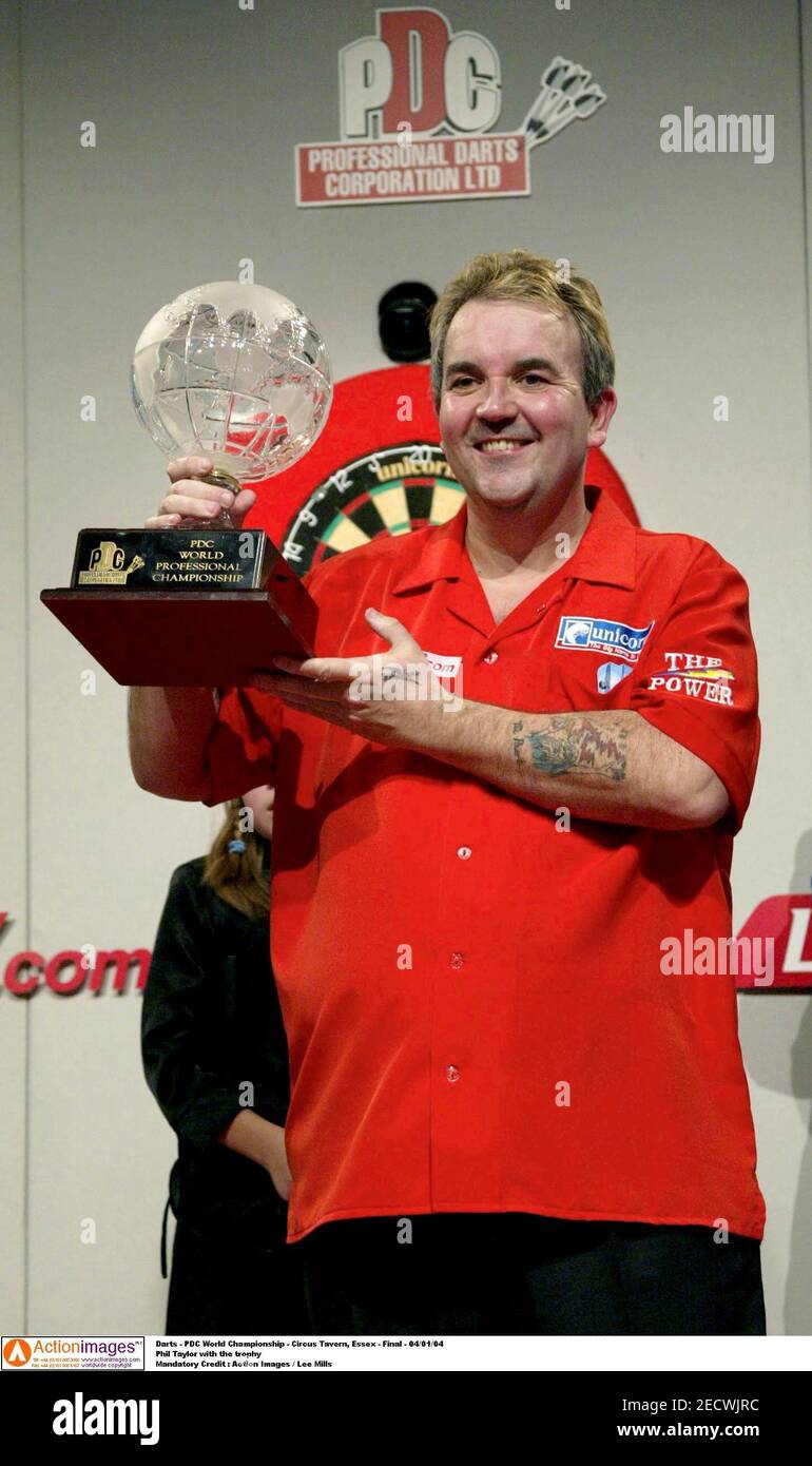 Pdc darts trophy hires stock photography and images Alamy