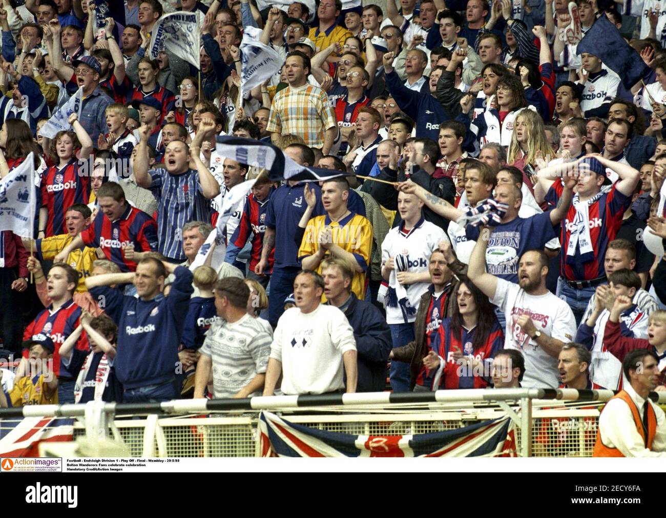 Football - Endsleigh Division 1 - Play Off - Final - Wembley - 29/5/95  Bolton Wanderers Fans celebrate celebration  Mandatory Credit:Action Images Stock Photo