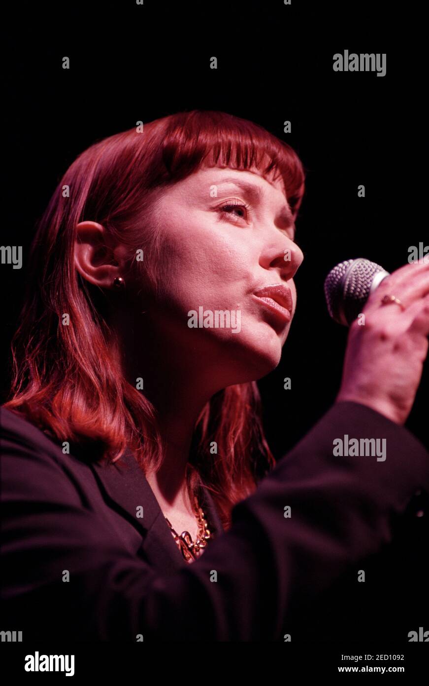 Suzanne vega hi-res stock photography and images - Alamy