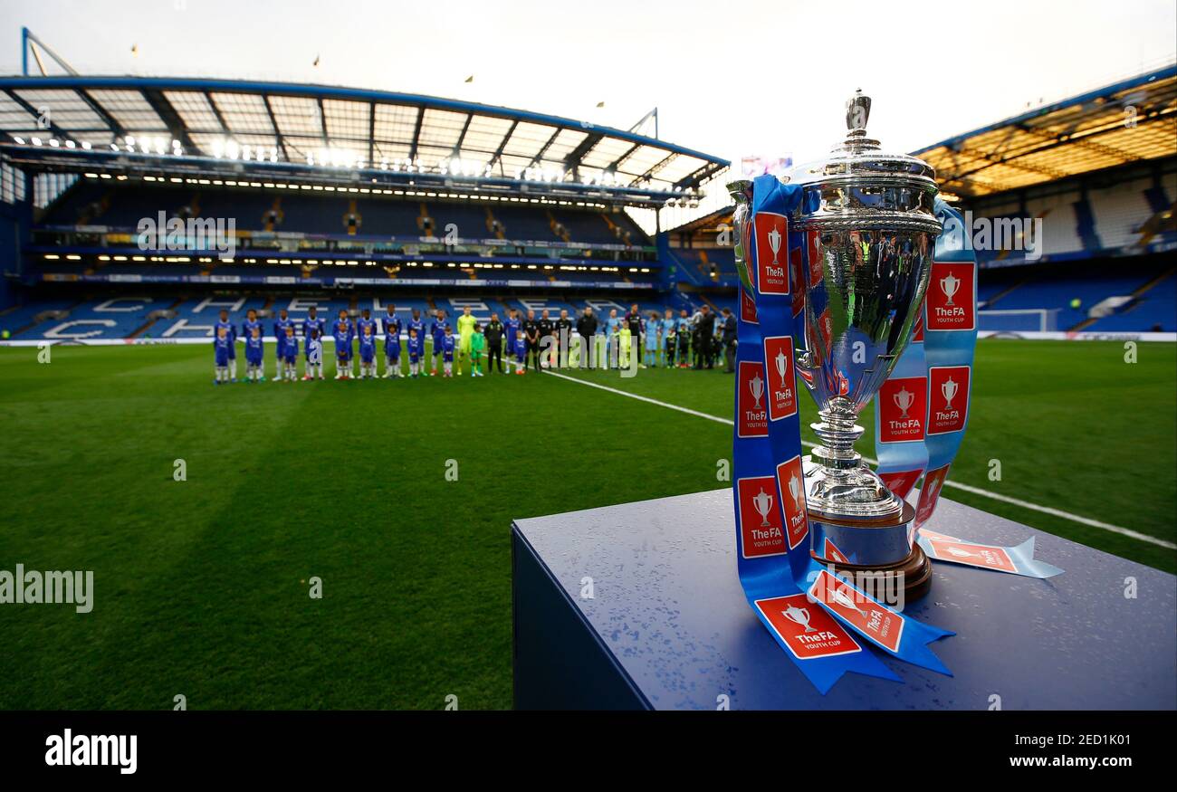 Britain Soccer Football Chelsea V Manchester City Fa Youth Cup Final Second Leg Stamford Bridge 26 4 17 General View Of The Trophy As The Two Teams Line Up Before Britain Soccer Football Chelsea V Manchester City Fa Youth Cup Final Second Leg Stamford Bridge 26 4 17 General View Of The Trophy As The Two Teams Line Up Before