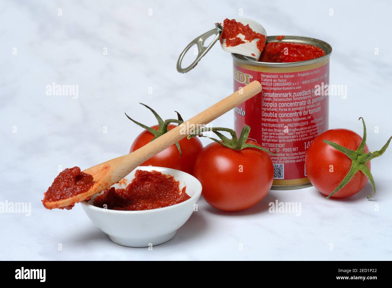 Tomato paste in can and skin, tomatoes, Germany Stock Photo Alamy