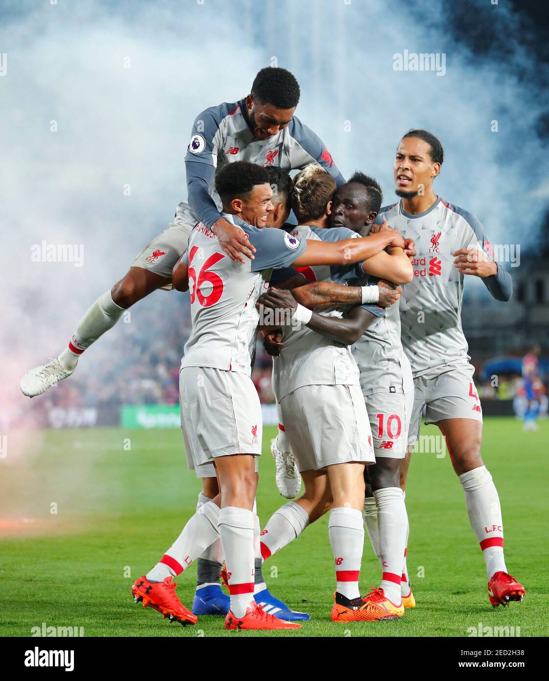 Soccer Football - Premier League - Crystal Palace v Liverpool - Selhurst Park, London, Britain - August 20, 2018 Liverpool's Sadio Mane celebrates scoring their second goal with team mates REUTERS/Eddie Keogh EDITORIAL USE ONLY. No use with unauthorized audio, video, data, fixture lists, club/league logos or "live" services. Online in-match use limited to 75 images, no video emulation. No use in betting, games or single club/league/player publications. Please contact your account representative for further details. Stock Photo