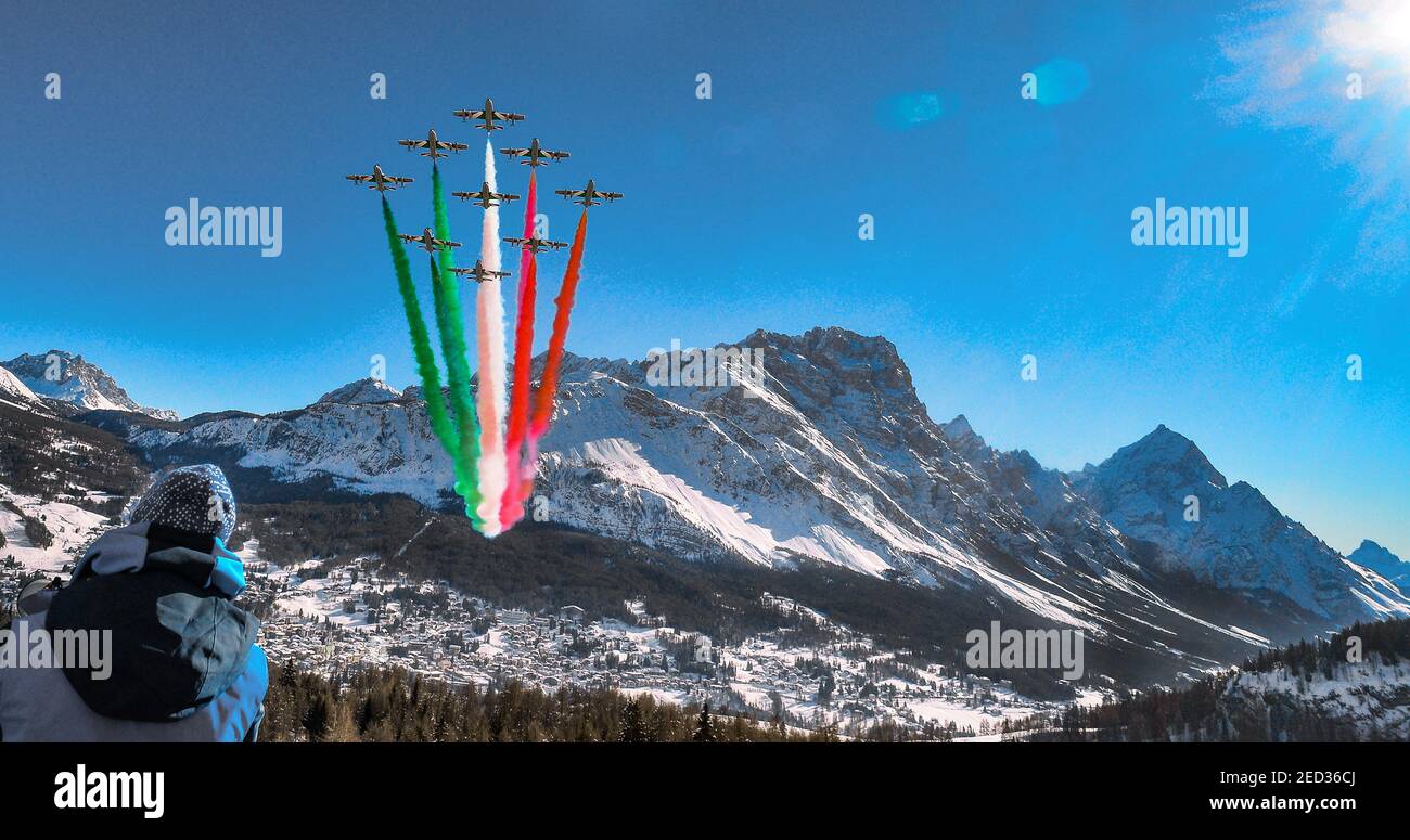 2/14/2021 - Italian Air acrobatic team 'Frecce Tricolori' flies over the town of Cortina d'Ampezzo before the start of the Menâ&#x80;&#x99;s Downhill during 2021 FIS Alpine World SKI Championships - Downhill - Men, alpine ski race in Cortina (BL), Italy, February 14 2021 (Photo by IPA/Sipa USA) Credit: Sipa USA/Alamy Live News Stock Photo