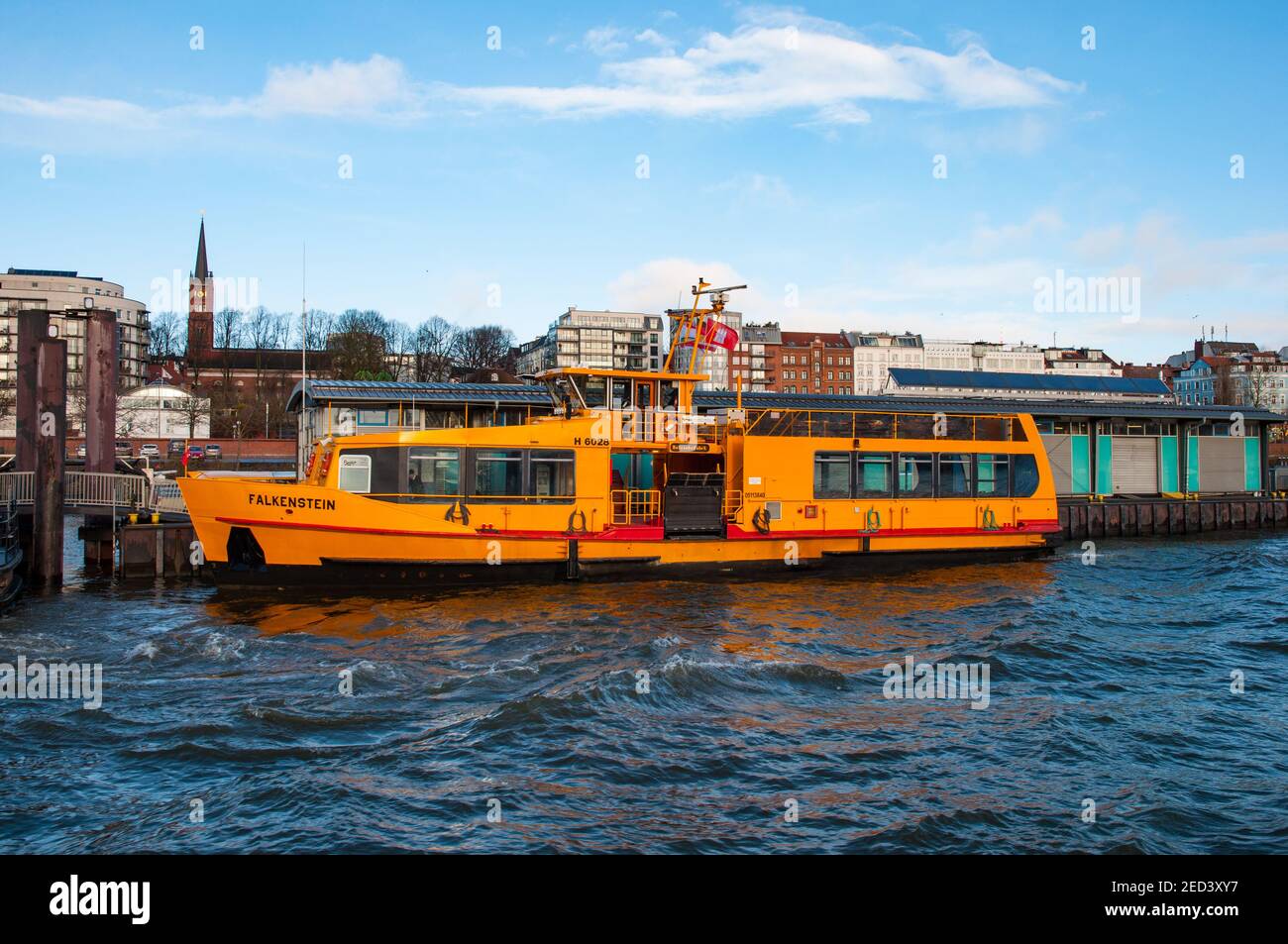 Hamburg public transport hi-res stock photography and images - Alamy