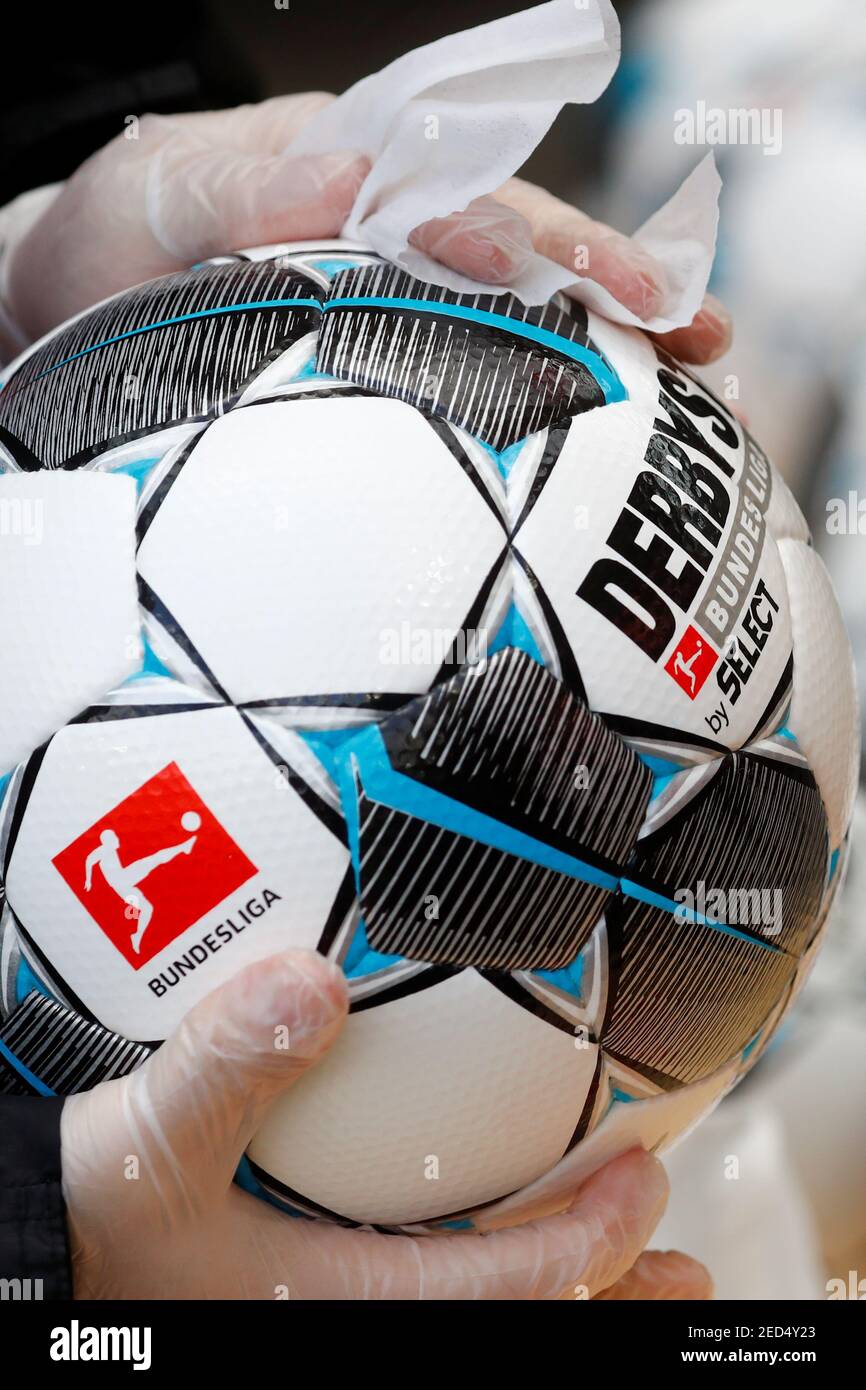 Soccer Football Bundesliga 1 Fsv Mainz 05 V Rb Leipzig Opel Arena Mainz Germany May 24 2020 Matchballs Are Cleaned With Disinfectant Wipes Before The Match As Play