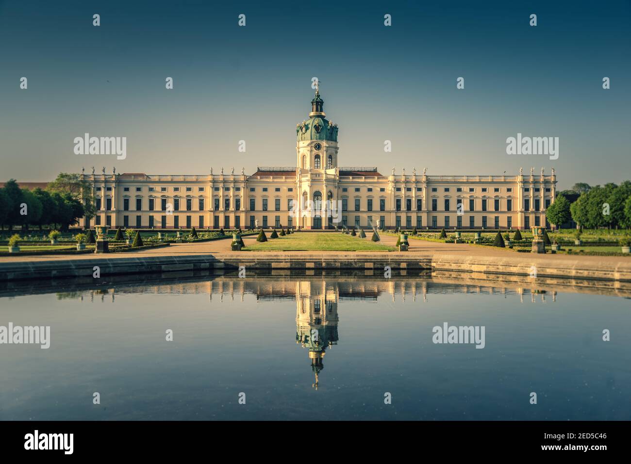 Schloss Charlottenburg Berlin, Nordfassade mit Park Stock Photo