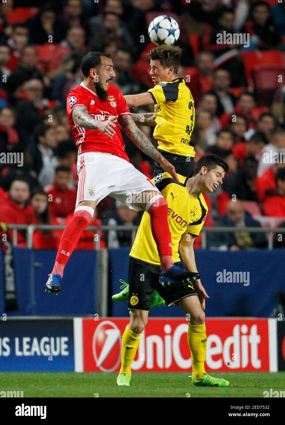 Football Soccer - Benfica v Borussia Dortmund - UEFA Champions League Round  of 16 First Leg - Estadio da Luz, Portugal - 14/2/17 Benfica's Kostas  Mitroglou in action with Borrusia Dortmund's Erik