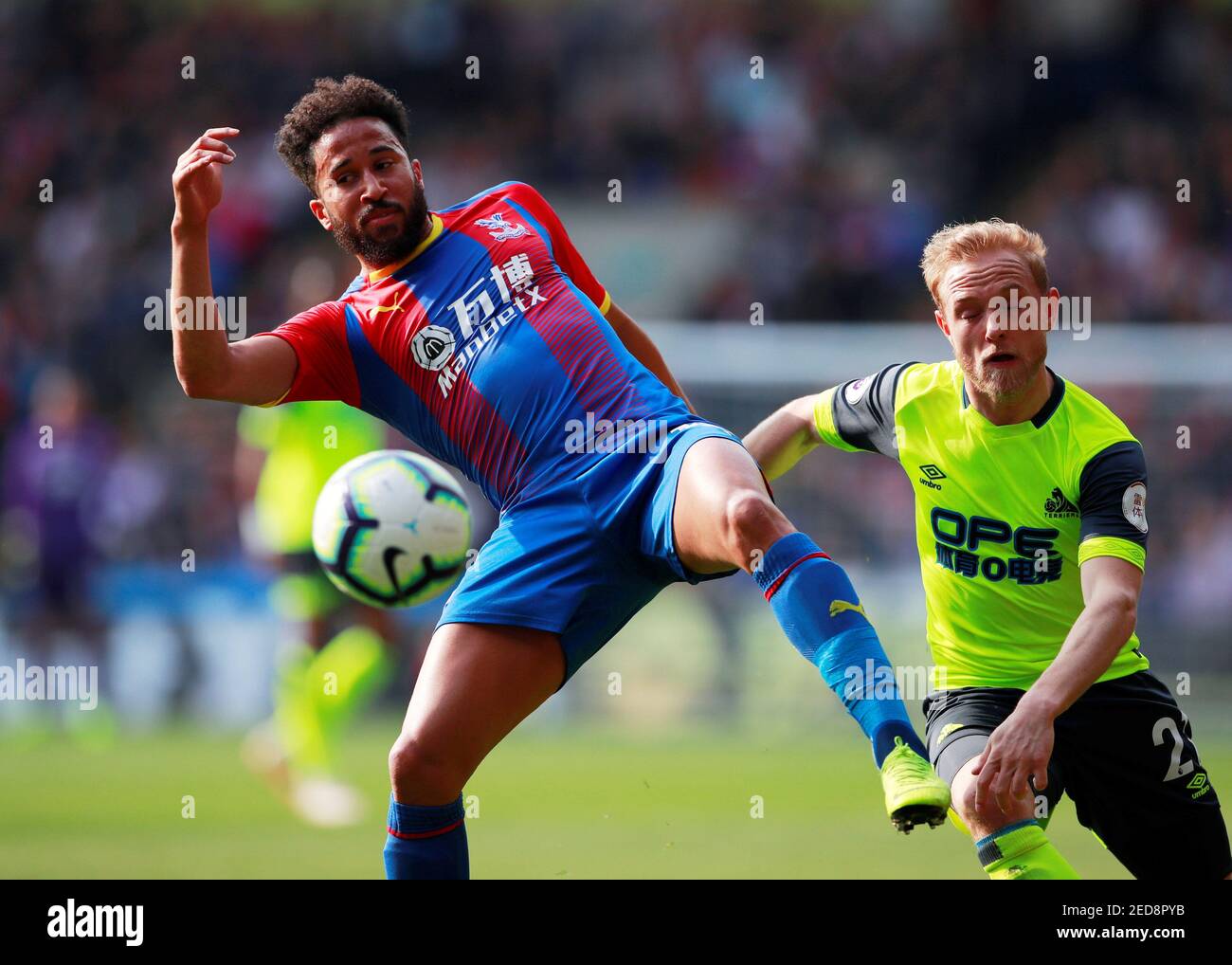 Soccer Football - Premier League - Crystal Palace v Huddersfield Town - Selhurst Park, London, Britain - March 30, 2019  Crystal Palace's Andros Townsend in action with Huddersfield Town's Alex Pritchard      Action Images via Reuters/Andrew Couldridge  EDITORIAL USE ONLY. No use with unauthorized audio, video, data, fixture lists, club/league logos or 'live' services. Online in-match use limited to 75 images, no video emulation. No use in betting, games or single club/league/player publications.  Please contact your account representative for further details. Stock Photo