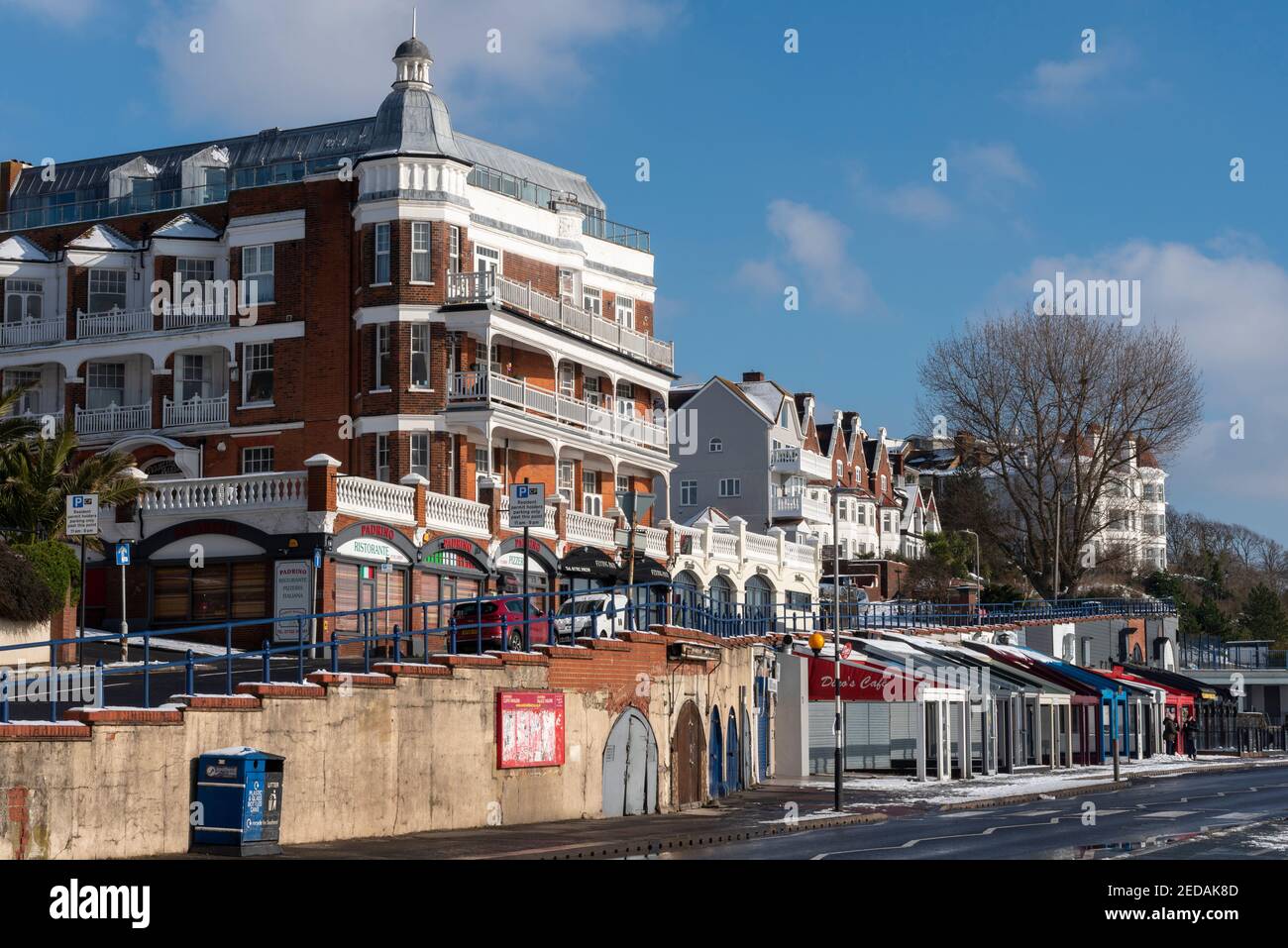Palmeira Mansions, Shorefield Road climbing above Western Esplanade in Westcliff on Sea, Essex, UK. Leas conservation area, red brick architecture. Stock Photo