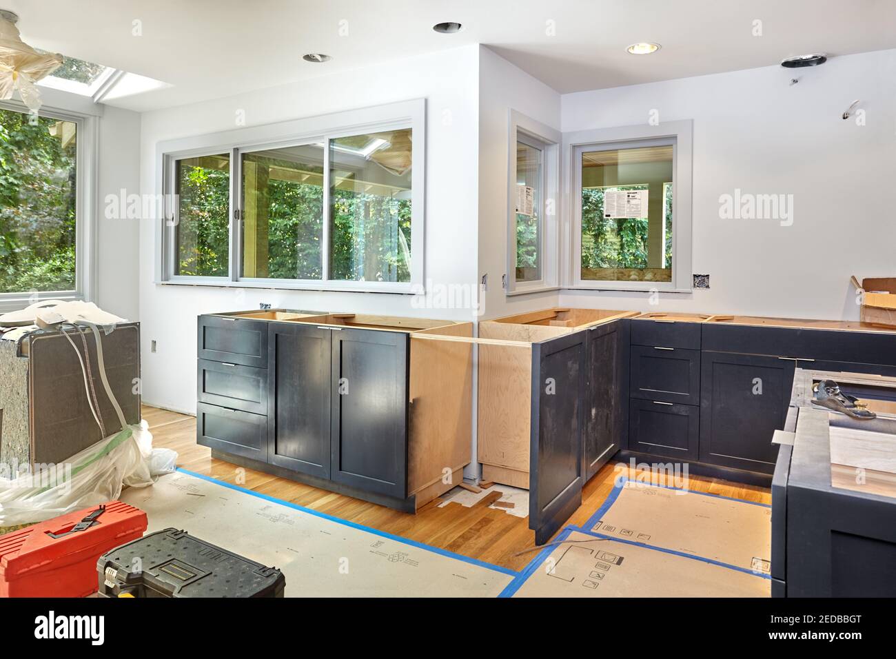 Install Kitchen Cabinets High Resolution Stock Photography And Images Alamy
