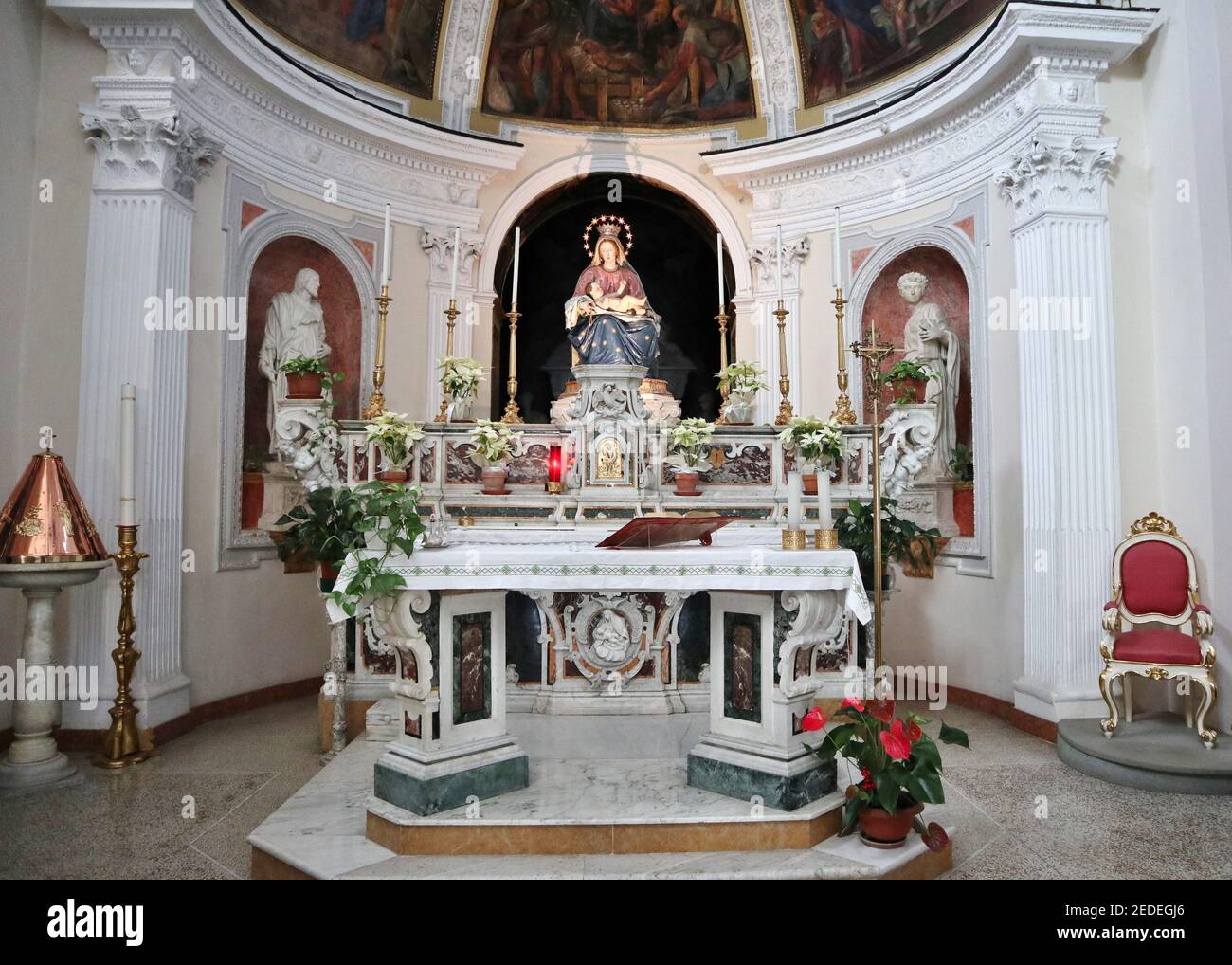 Napoli - Altare della Chiesa di Santa Maria del Parto Stock Photo