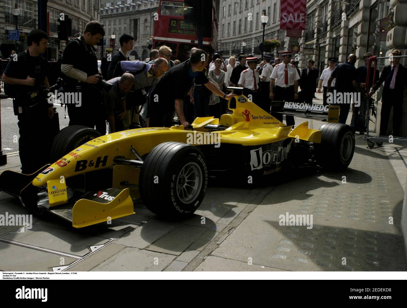 Motorsport - Formula 1 - Jordan Press Launch - Regent Street, London -  1/7/04 Jordan F1 Car Mandatory Credit: Action Images / Steven Paston Stock  Photo - Alamy