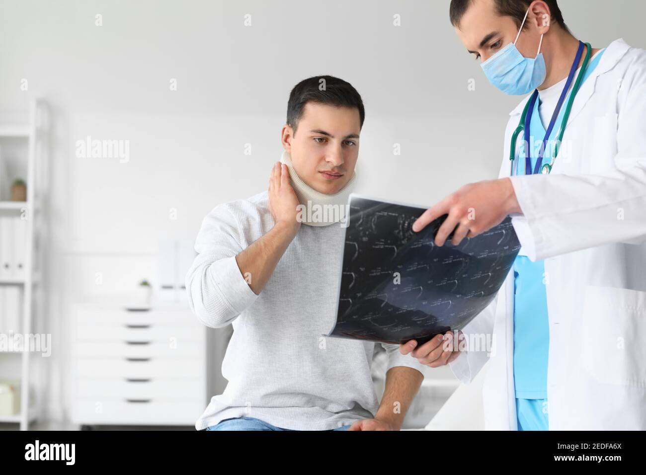 Cervical spine mri hi-res stock photography and images - Alamy