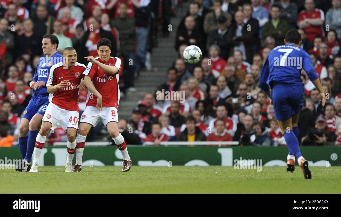 Football - Arsenal v Manchester United - UEFA Champions League Semi Final  Second Leg - Emirates Stadium - London - England - 08/09 , 5/5/09 Cristiano  Ronaldo - Manchester United scores his