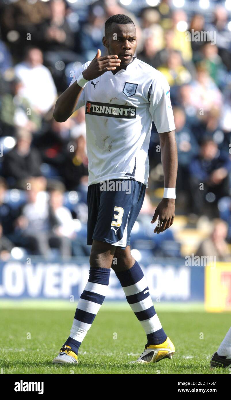 Football Preston North End V Swansea City Npower Football League Championship Deepdale 10 11 2 4 11 Preston North End S Bongani Khumalo Mandatory Credit Action Images Paul Currie Stock Photo Alamy