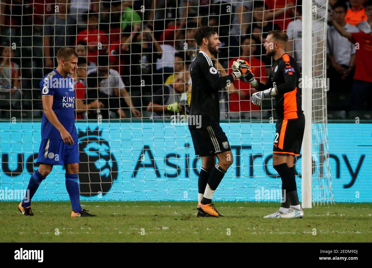 Soccer Football - Leicester City vs West Bromwich Albion - Premier League Asia Trophy - Hong Kong, China - July 19, 2017   West Brom's Ben Foster and Leicester's Ben Hamer during the penalty shootout   REUTERS/Bobby Yip Stock Photo