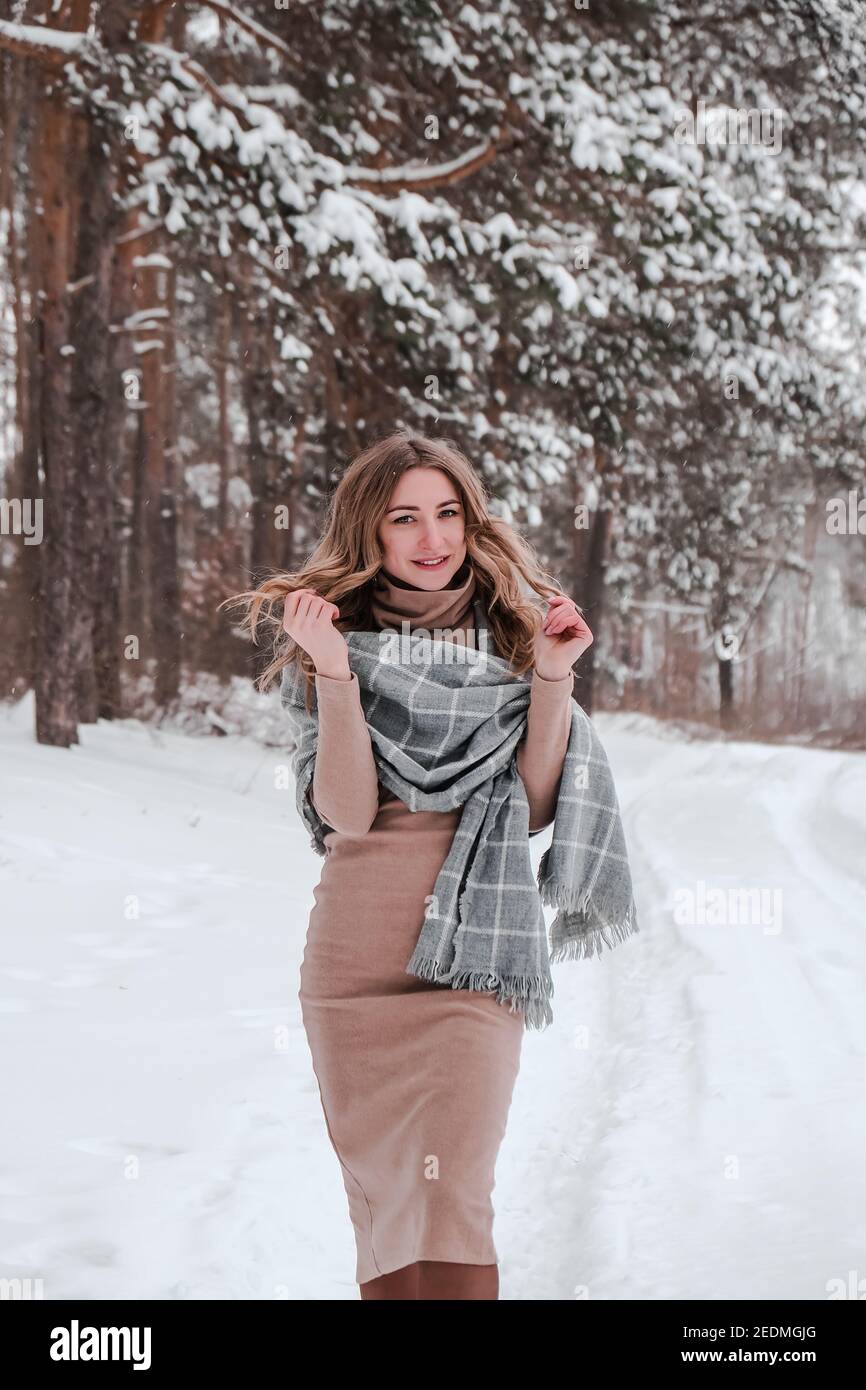 Female winter outlet dress