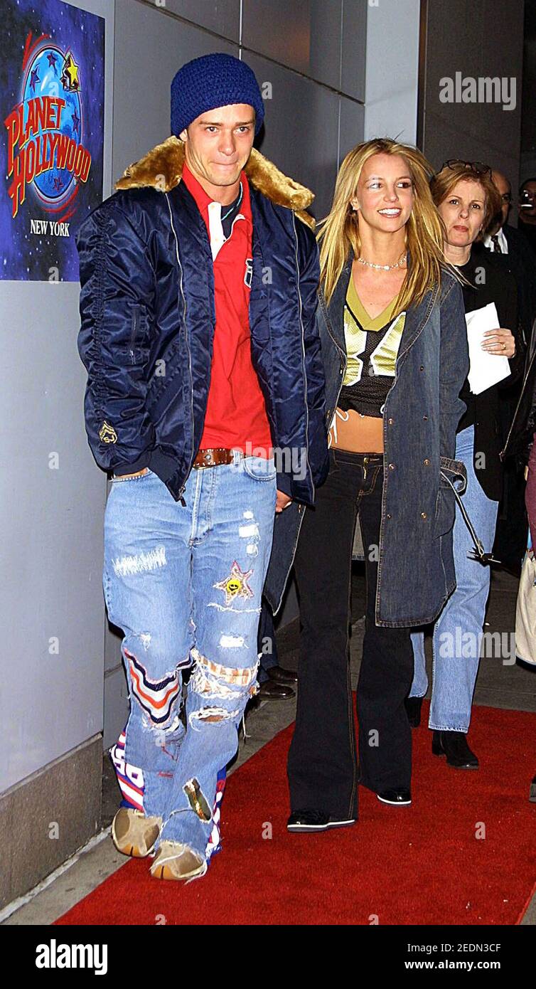 File photo dated February 3, 2002 of singers Justin Timberlake and  girlfriend Britney Spears arriving at Planet Hollywood in Times Square, New  York City, NY, USA. After public outcry stemming from the