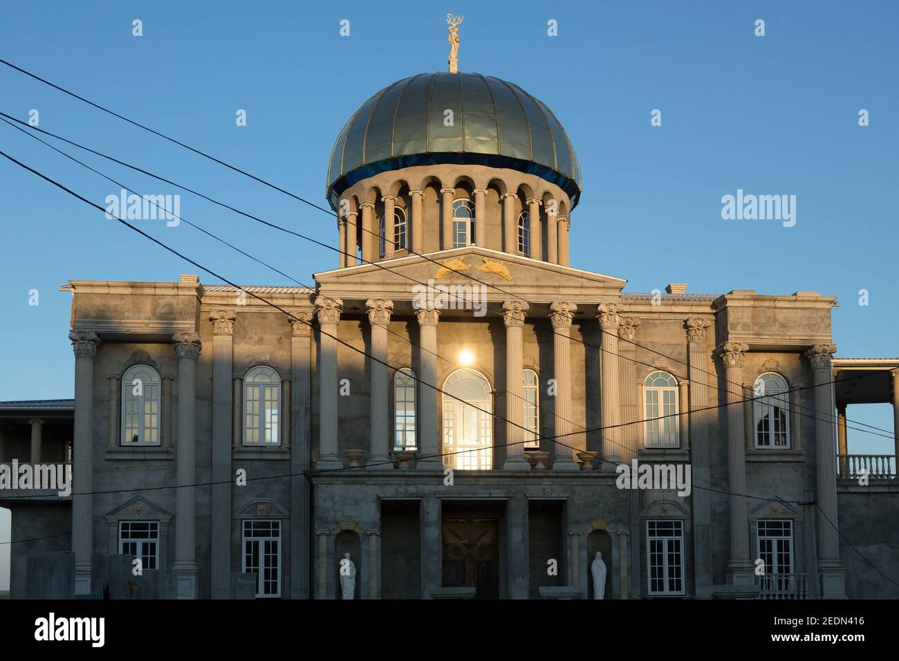 02.09.2016, Soroca, Rajon Soroca, Moldova - Villa with similarities to the Capitol in Washington in the higher situated Roma quarter, abusively called Stock Photo
