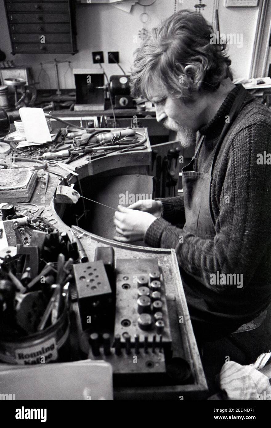 13.03.1980, Berlin, , German Democratic Republic - Goldsmith at work.. 00S800313D069CAROEX.JPG [MODEL RELEASE: NO, PROPERTY RELEASE: NO (c) caro image Stock Photo