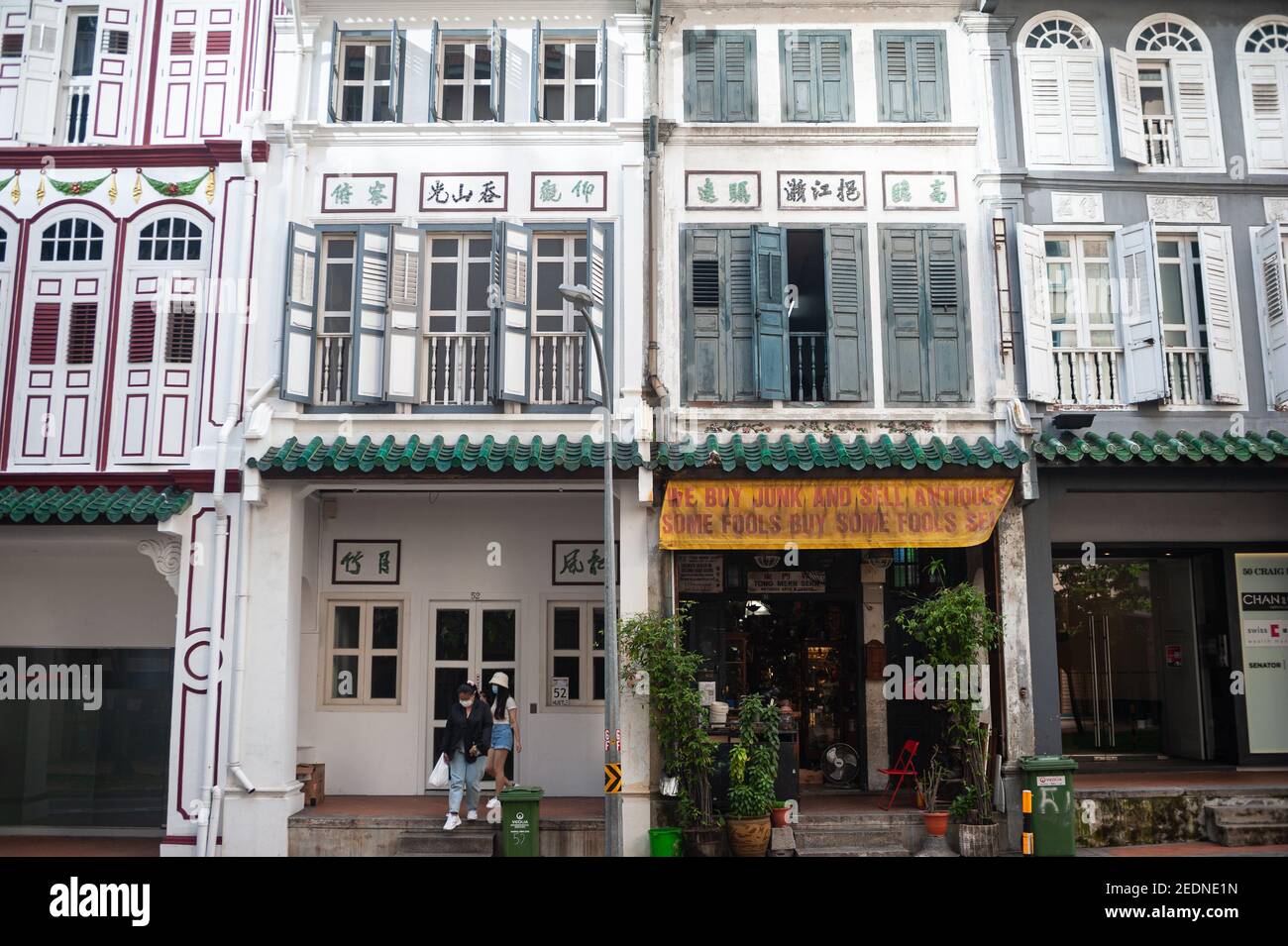 02.12.2020, Singapore, , Singapore - Traditional shophouses along Craig Road in the historic district of Tanjong Pagar. Shophouses are narrow terraced Stock Photo