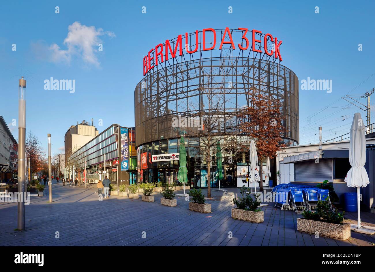 20.11.2020, Bochum, North Rhine-Westphalia, Germany - Deserted Bermuda Triangle nightlife area in Bochum city centre during the second part of the Cor Stock Photo