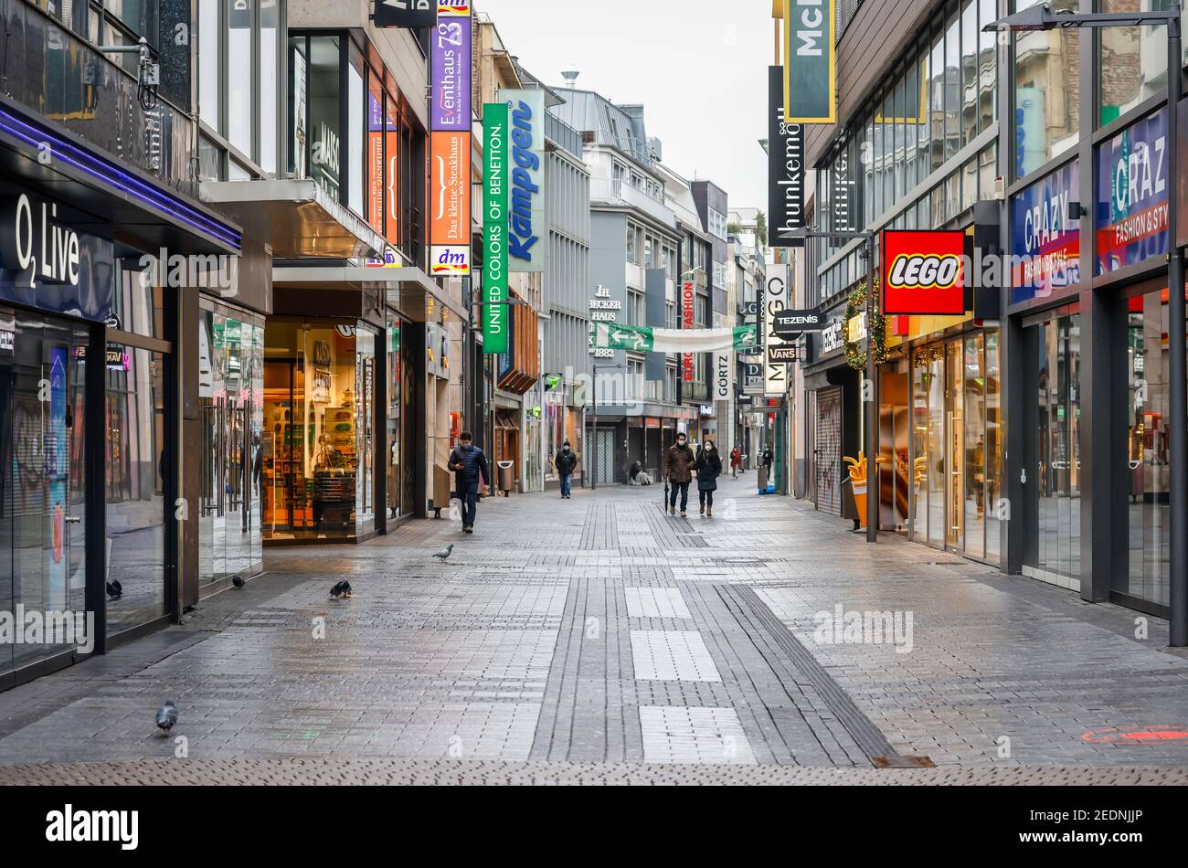08.01.2021, Cologne, North Rhine-Westphalia, Germany - Cologne city centre in times of the Corona crisis during the second lockdown, shops are closed, Stock Photo