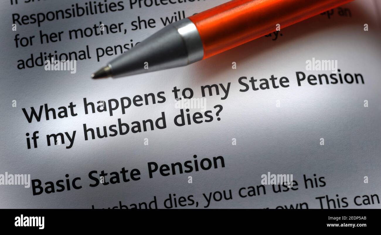 STATE PENSION LITERATURE WITH PEN RE PENSIONS RETIREMENT SAVINGS STATE PENSION OLD AGE DEATH HUSBAND PARTNER ETC UK Stock Photo