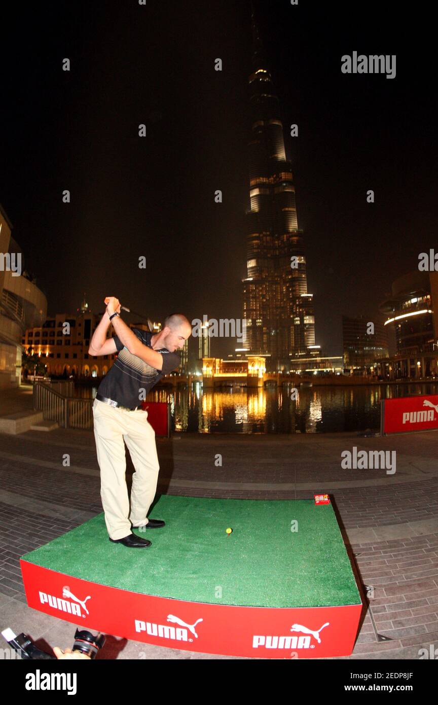 Golf - Geoff Ogilvy showcases the PUMA Race To Dubai Burj Shot - The Dubai  Mall, Dubai, United Arab Emirates - 17/11/09 Australia's Geoff Ogilvy hits  a golf ball into the Burj