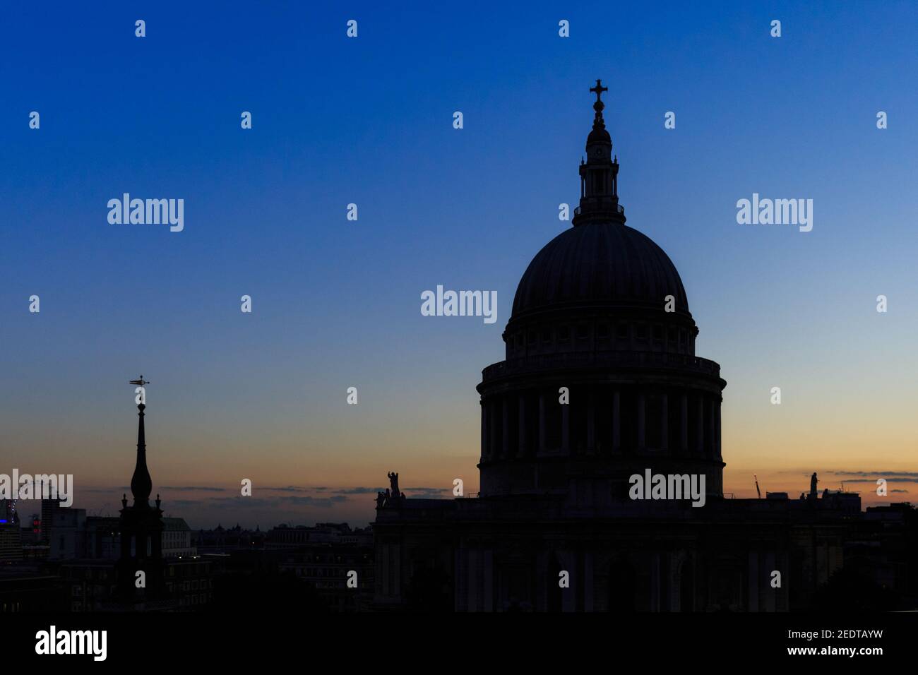 St Paul's Cathedral, night silhouette and roof top skyline, London, England, UK Stock Photo