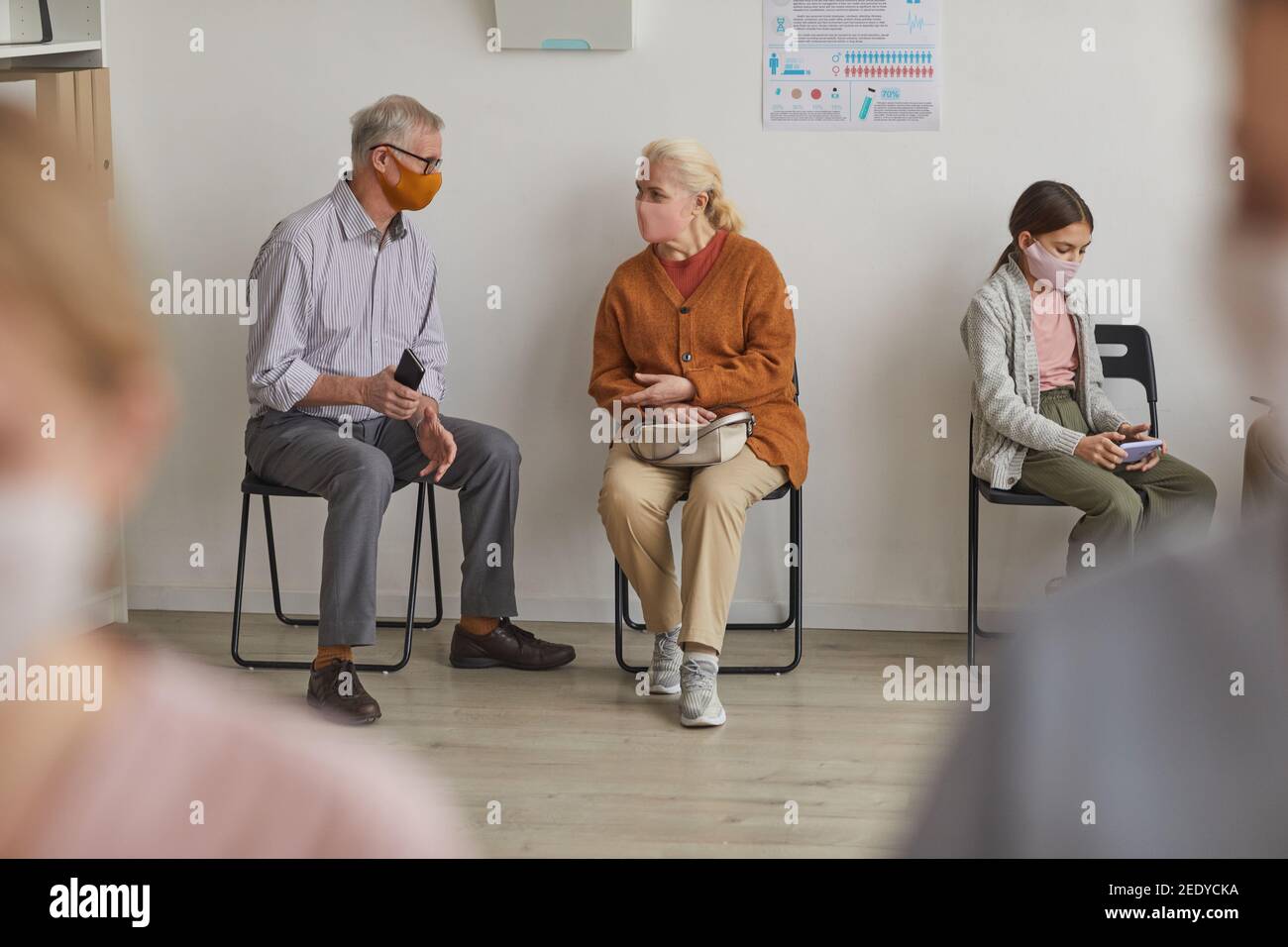 Doctor waiting room masks hi-res stock photography and images - Alamy