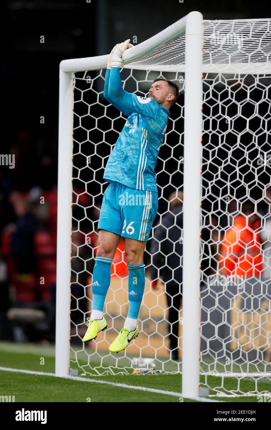 V bar pulls hires stock photography and images Alamy