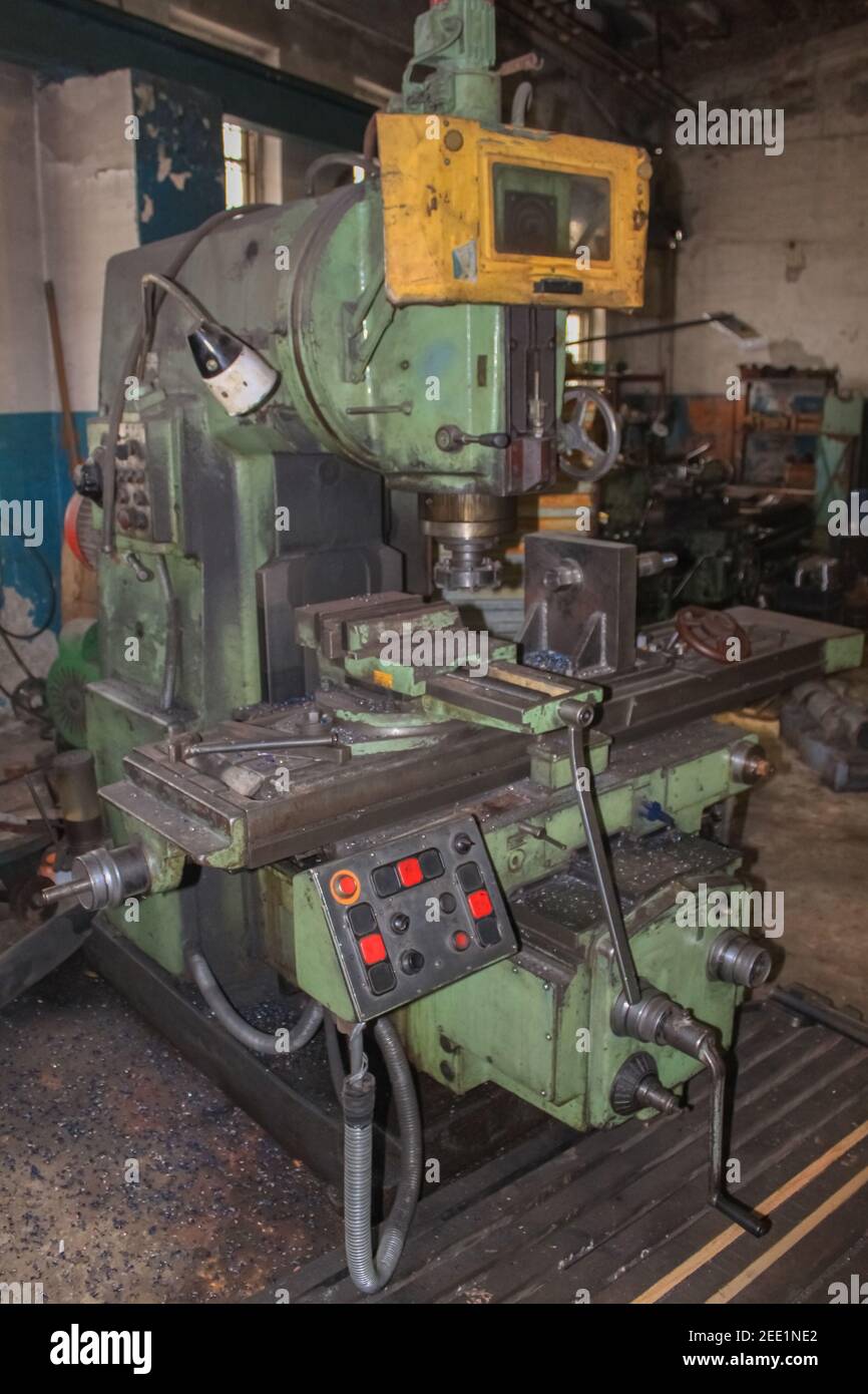 Large precision machine lathe hi-res stock photography and images - Alamy