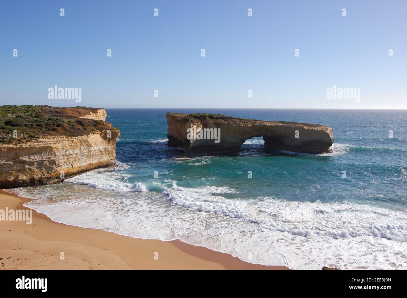 London Bridge, also known as London Arch, is a limestone stack (rock formation) off the shore of Great Ocean Road, Australia Stock Photo