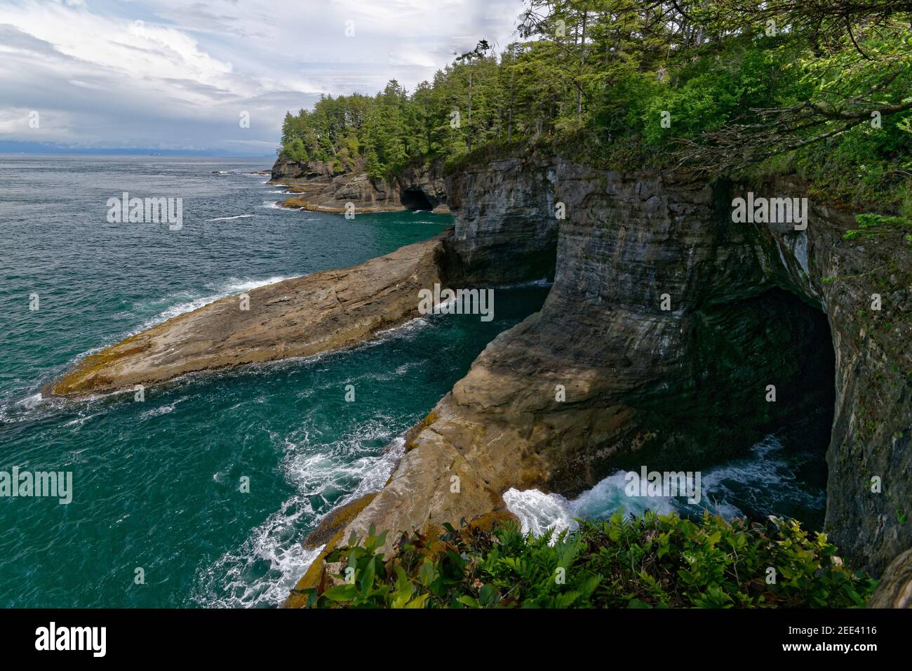 Beautiful shot mighty mountain hi-res stock photography and images - Alamy