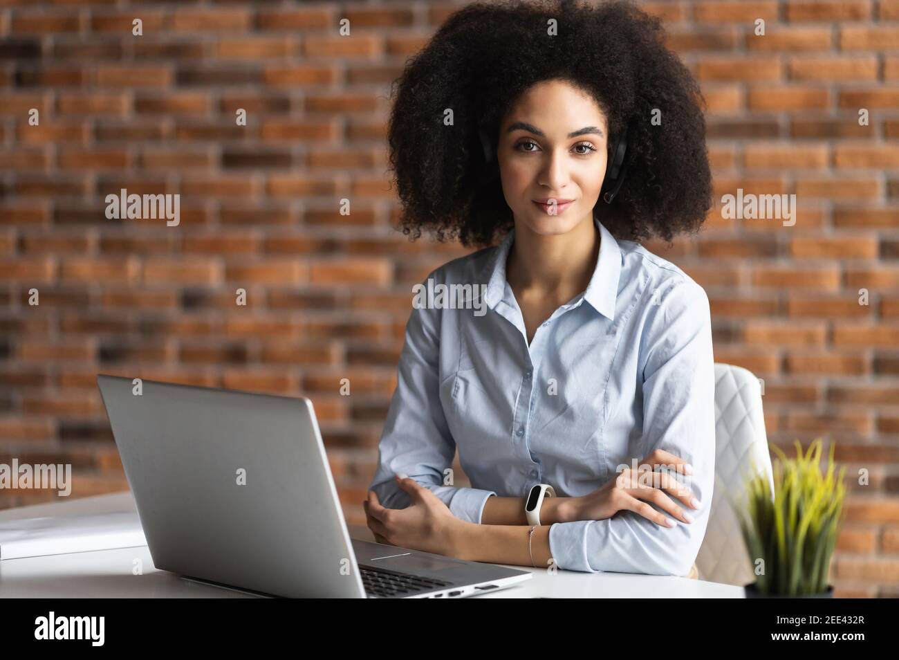 Businessperson in formal attire hi-res stock photography and images - Alamy