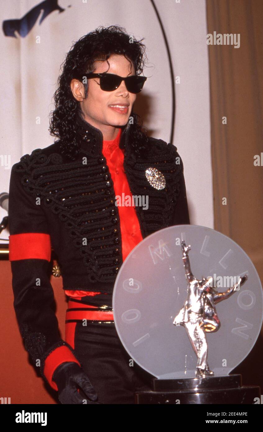 Michael jackson history cd hi-res stock photography and images - Alamy