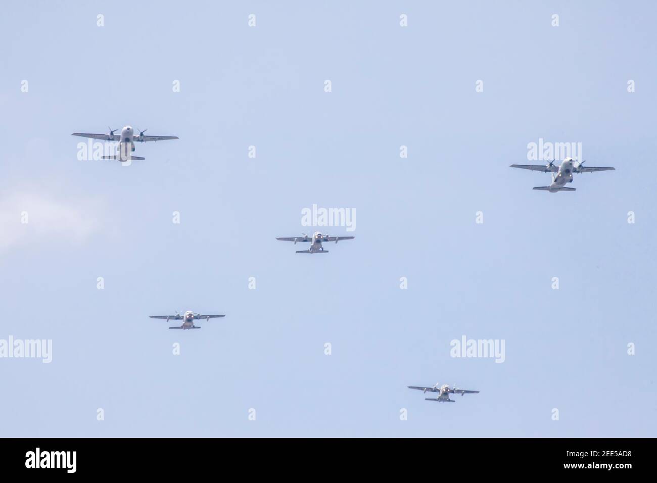 Military planes hi-res stock photography and images - Alamy