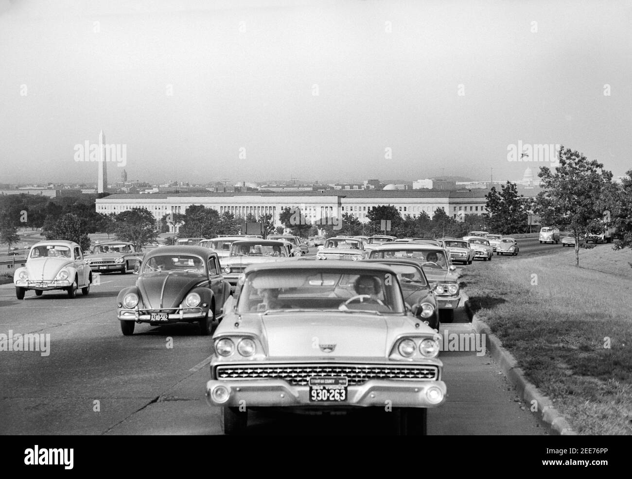 Rush Hour Traffic with Washington Memorial, Pentagon and Capitol Building in Background, Arlington, Virginia, USA, Marion S. Trikosko, May 22, 1964 Stock Photo