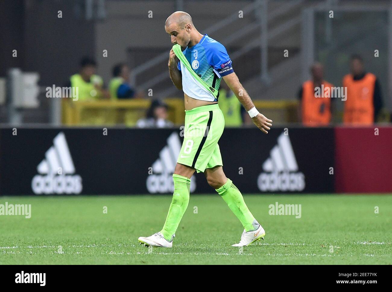 Soccer Football - Inter Milan vs Hapoel Be'er Sheva - UEFA Europa League  Group Stage - Group K - San Siro, Milan, Italy - 15/9/16 Inter Milan's  Rodrigo Palacio looks dejected after