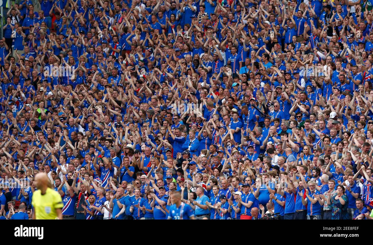 Football Soccer - Iceland v Hungary - EURO 2016 - Group F - Stade Vélodrome, Marseille, France - 18/6/16  Iceland fans  REUTERS/Eddie Keogh  Livepic Stock Photo